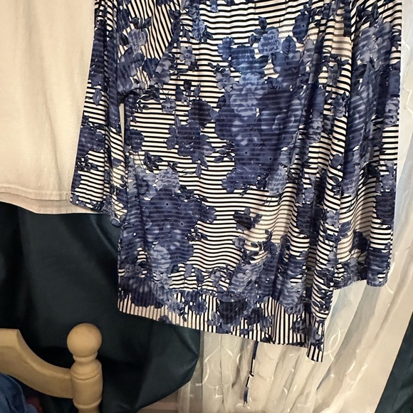 Blue and White Floral Striped Top - Picture 2 of 3